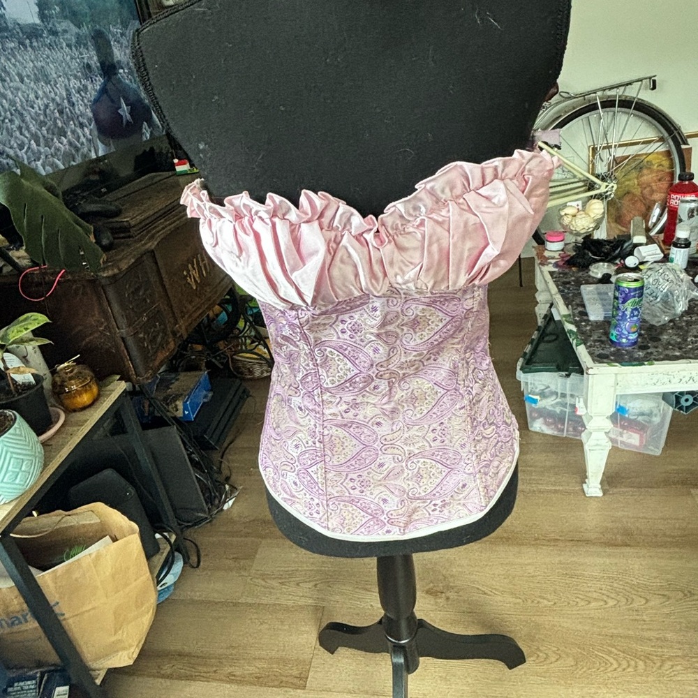 Romantic Pink Paisley Print Ruffled Off-Shoulder Top